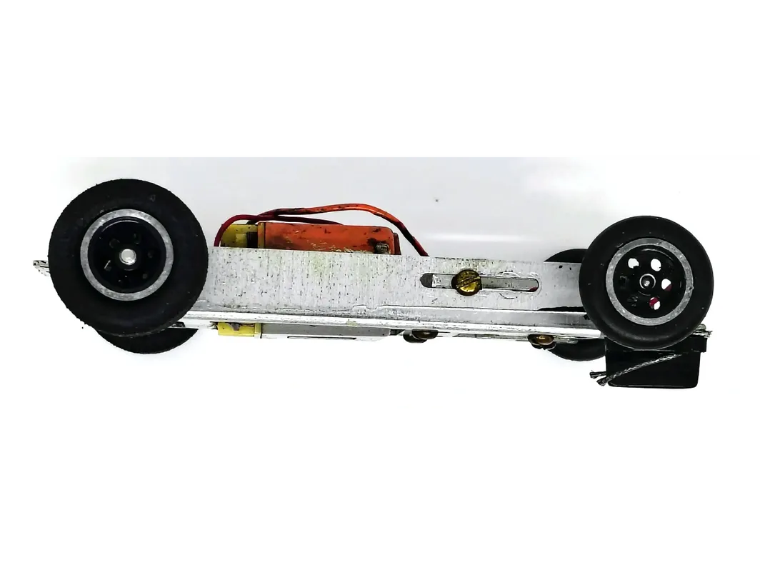 Running vintage Chassis with 36D motor. Nice Wheels! Runs great!