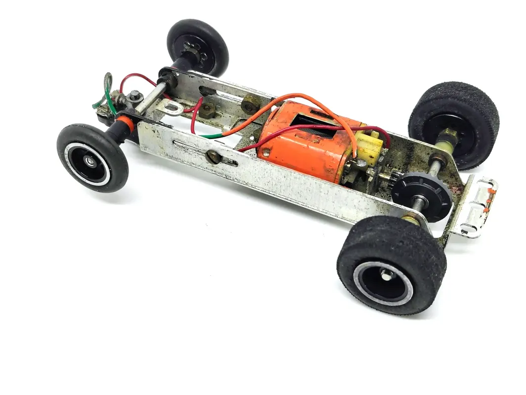 Running vintage Chassis with 36D motor. Nice Wheels! Runs great!